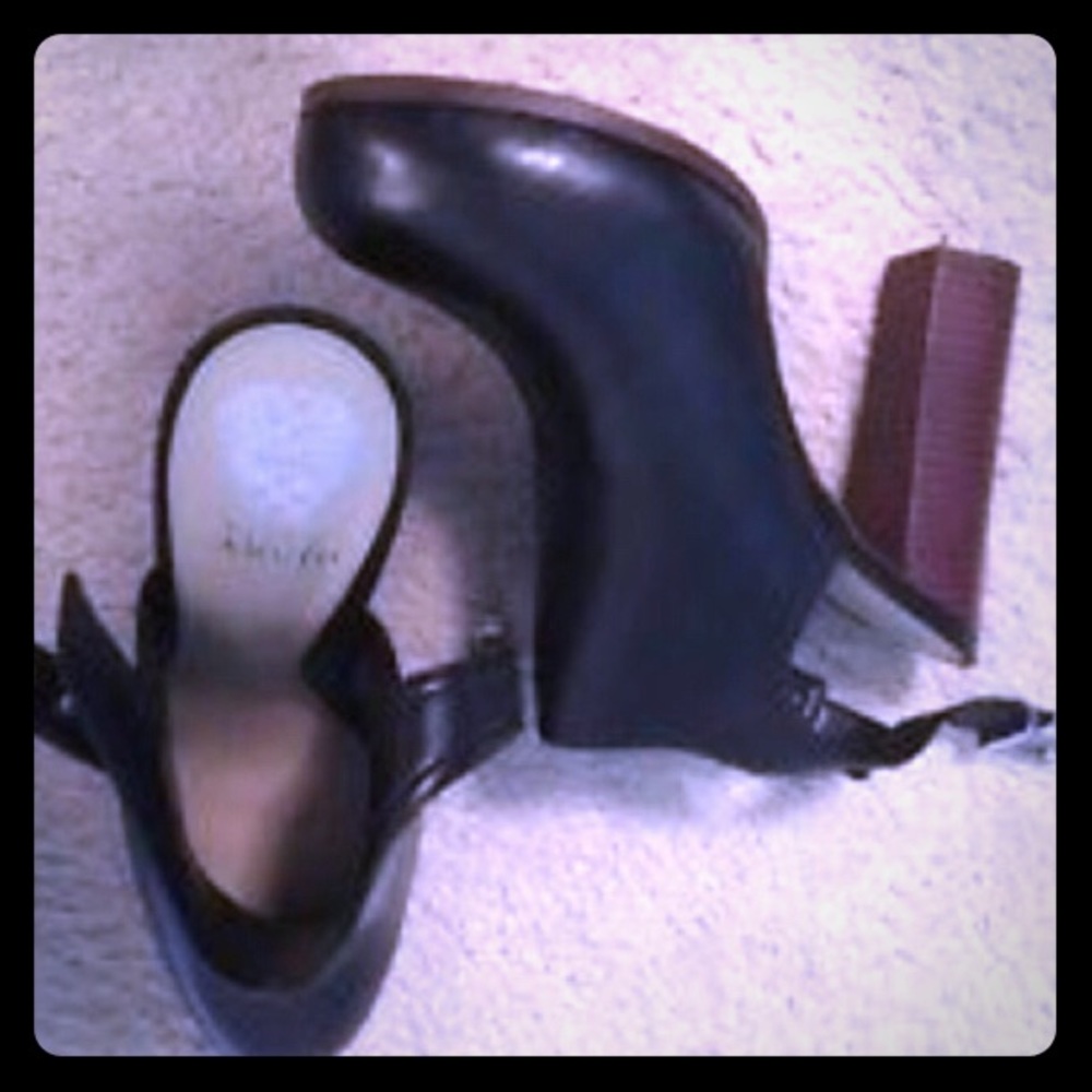 Vince Camuto Leather Clogs sz 10 NWOT